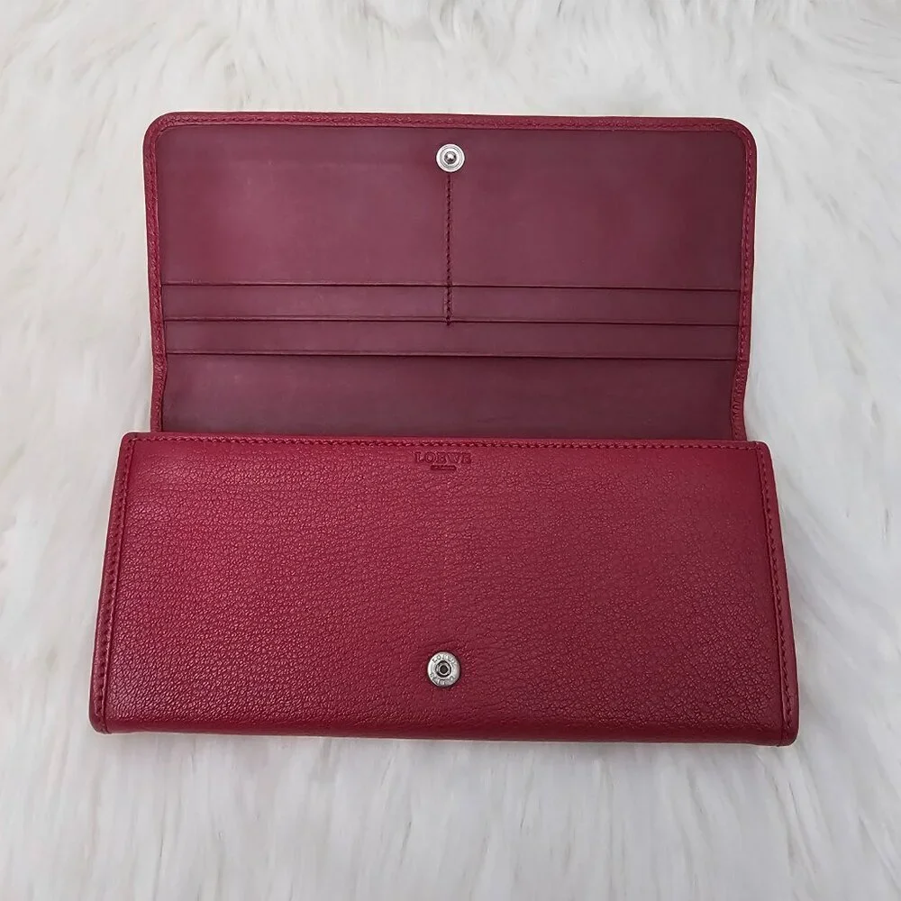 Loewe pebble leather