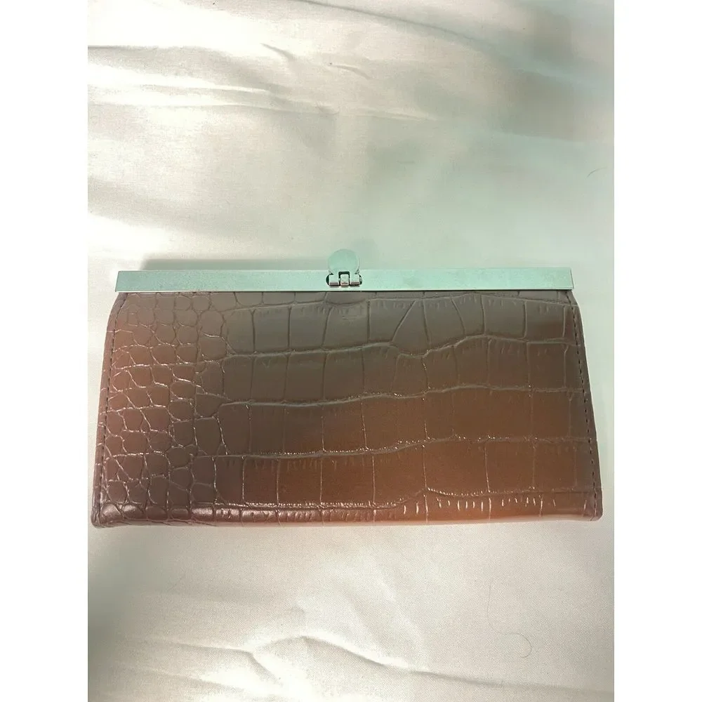 N/A closure alligator