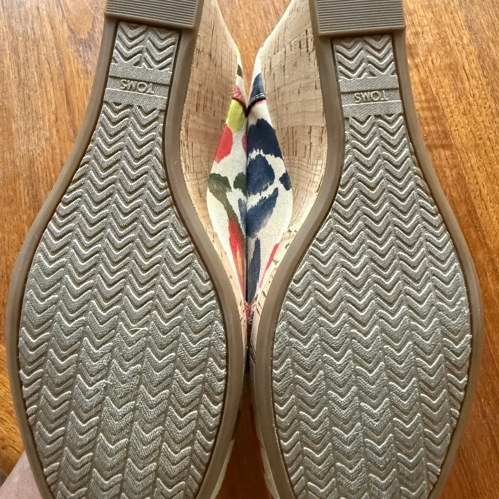 Toms bold floral