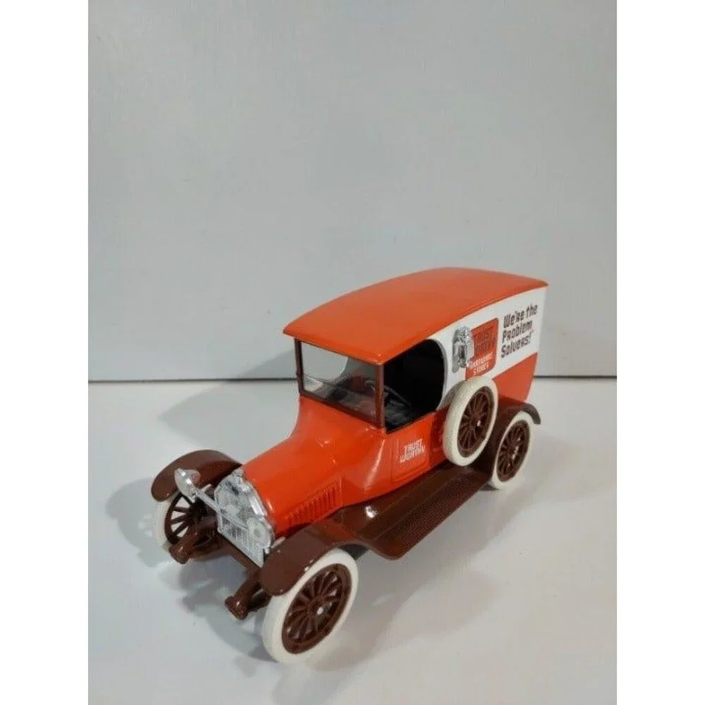 Liberty Classics 1:24 Die Cast Trustworthy 1916 Studebaker Cargo Van Bank
