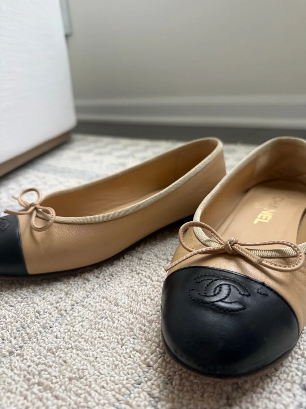 CHANEL black tts