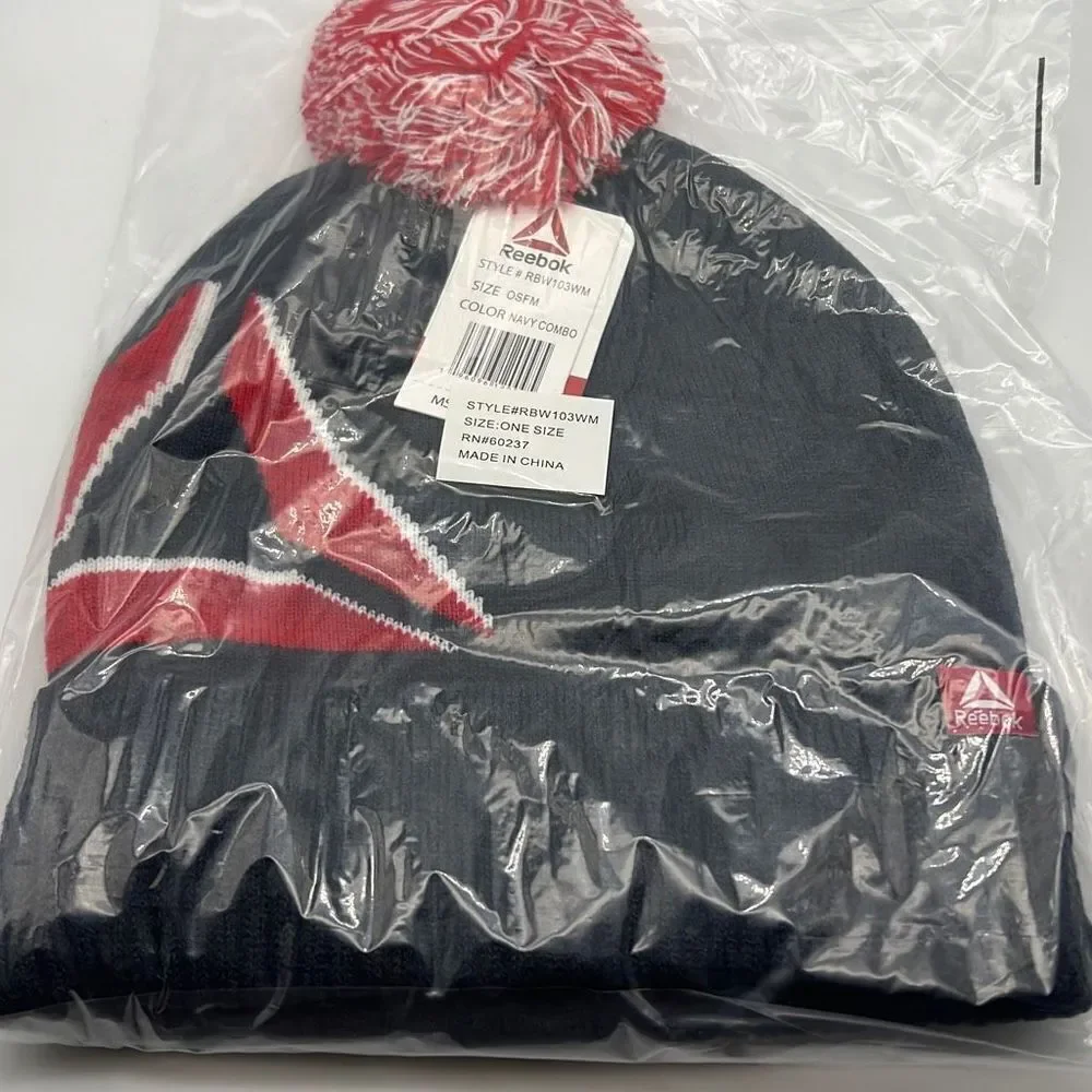 Reebok Women's Logo Intarsia Pom Beanie-NWT-O/S‎
