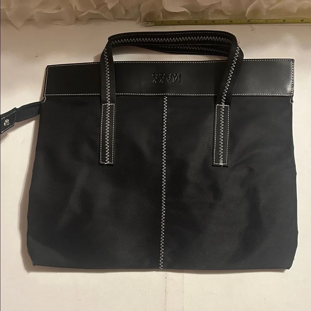 Maxx New York elegant black