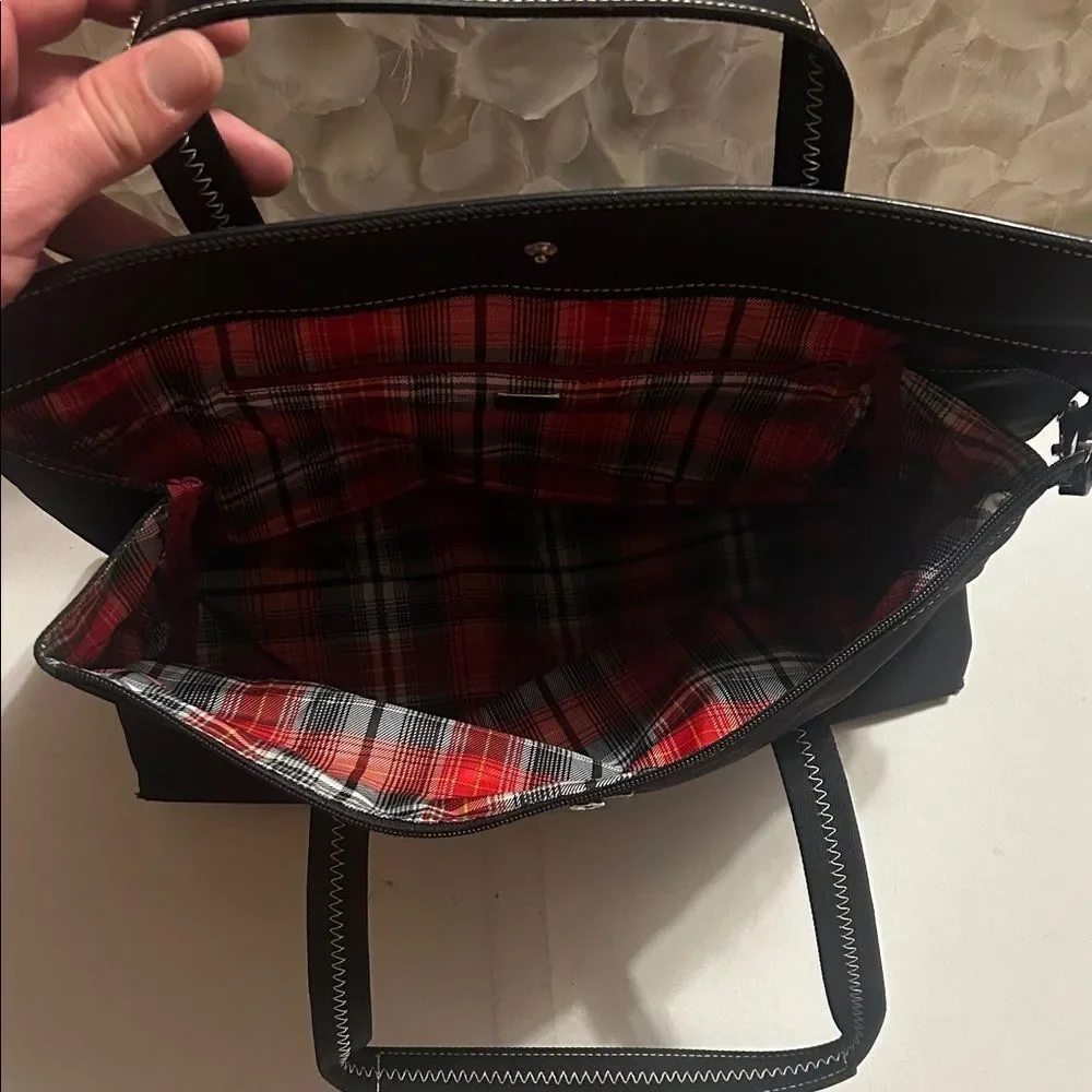 Maxx New York elegant black