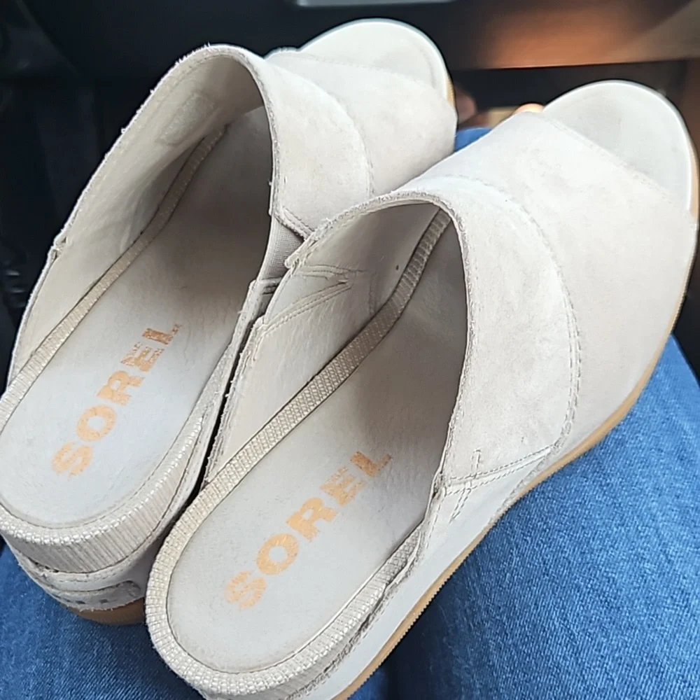 Sorel barely worn