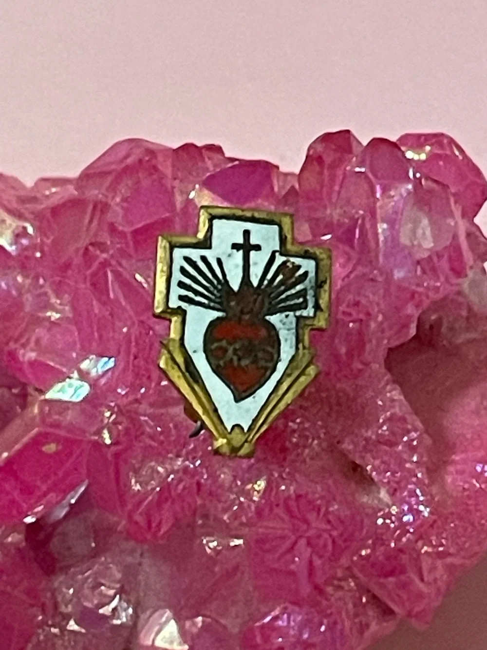 Vintage Sacred Heart of Jesus Enamel Gold Filled Cross Shield Pin #9972 ❤️‍🔥