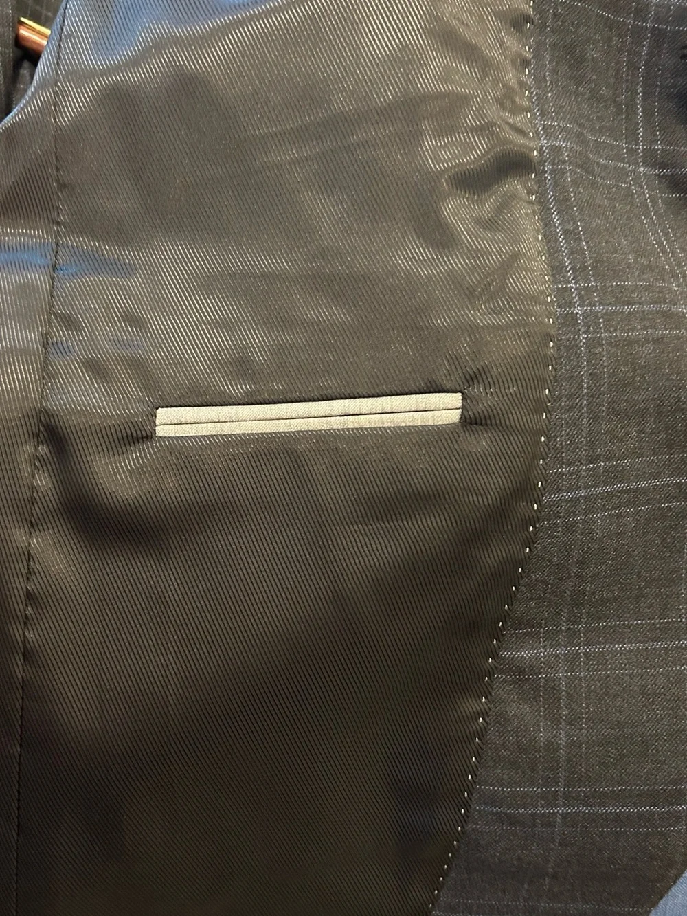 Hart Schaffner Marx sharp or 44r