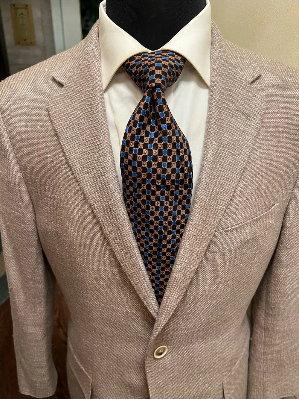 Hickey Freeman refined tan