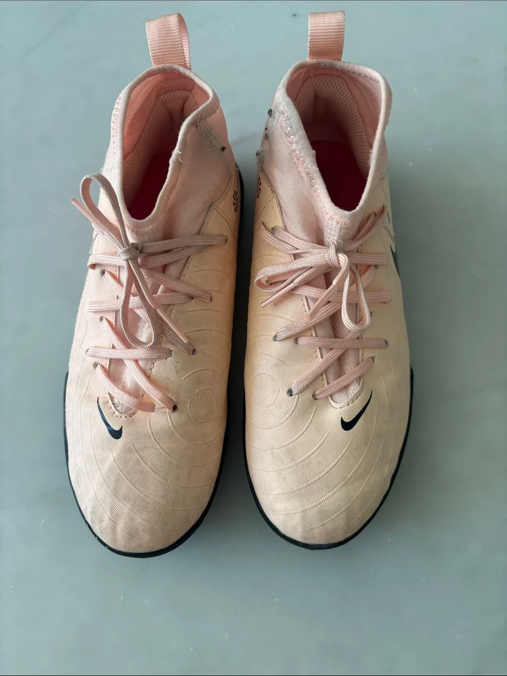 Nike play sporty lace