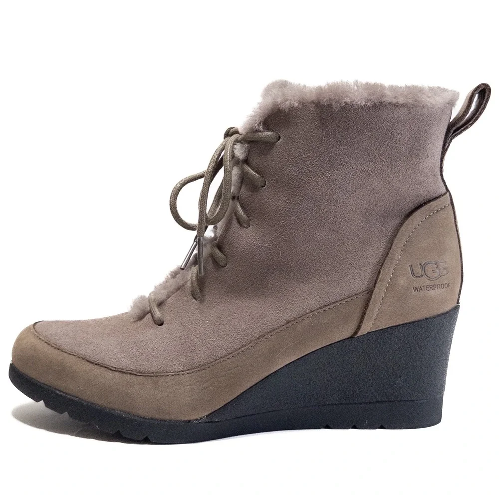 UGG Brigit Wedge Boots Women's Size 7.5 Waterproof Suede Lace Up Fur‎ Lined