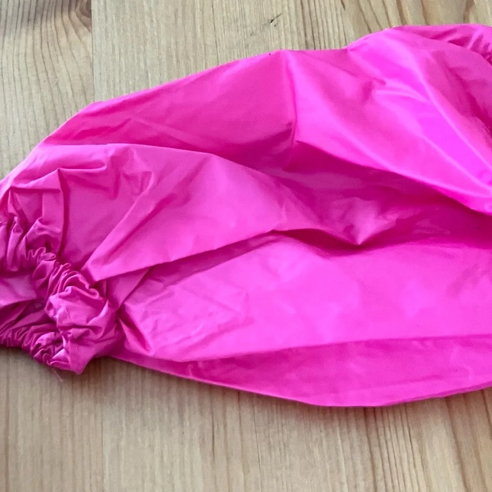 Bob Der Bar bright pink