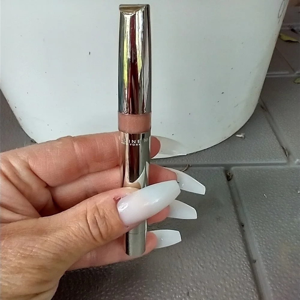 Maybelline women shine