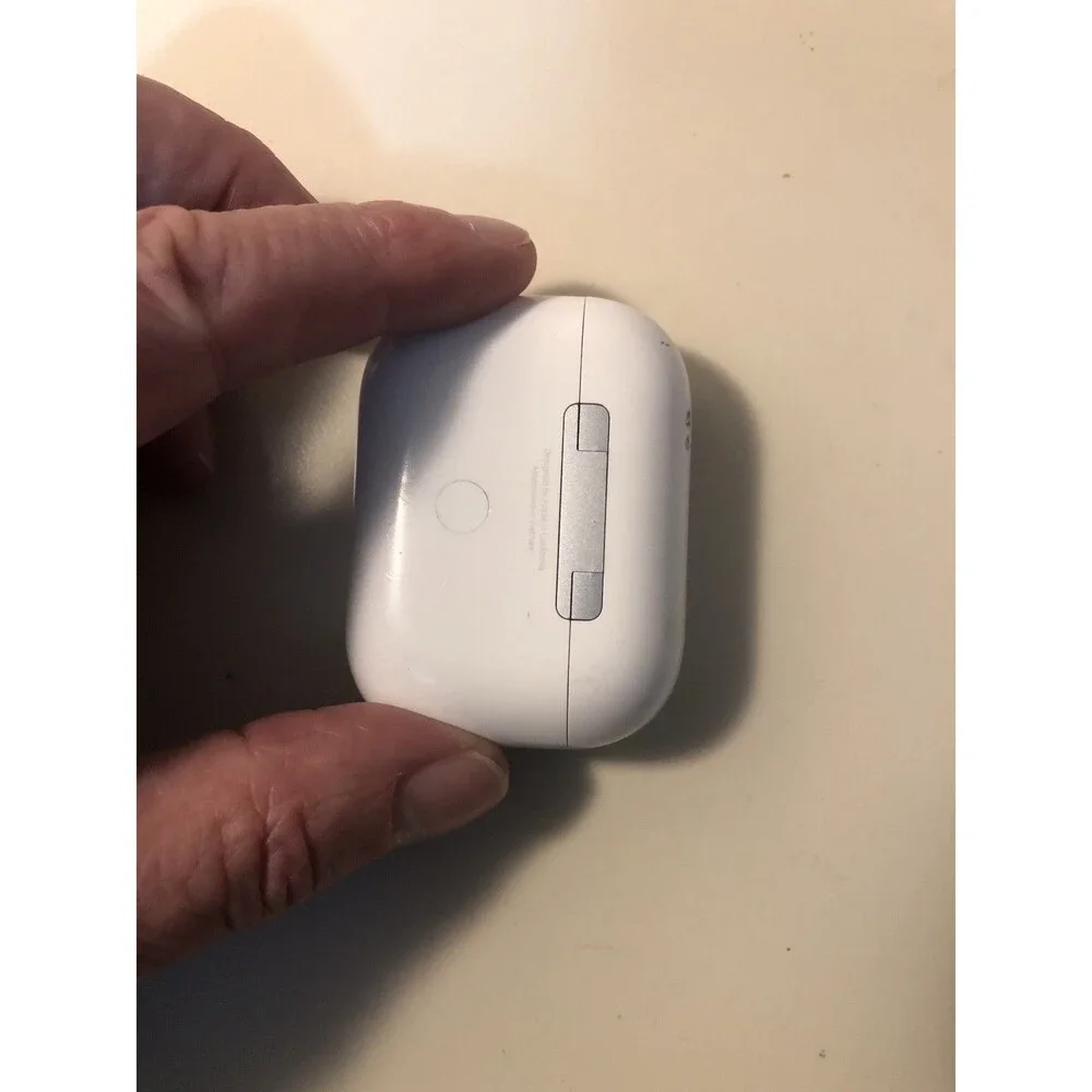 Apple‎ AirPods Pro with MagSafe Wireless Charging Case - White