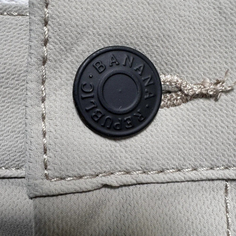 Banana Republic brand banana