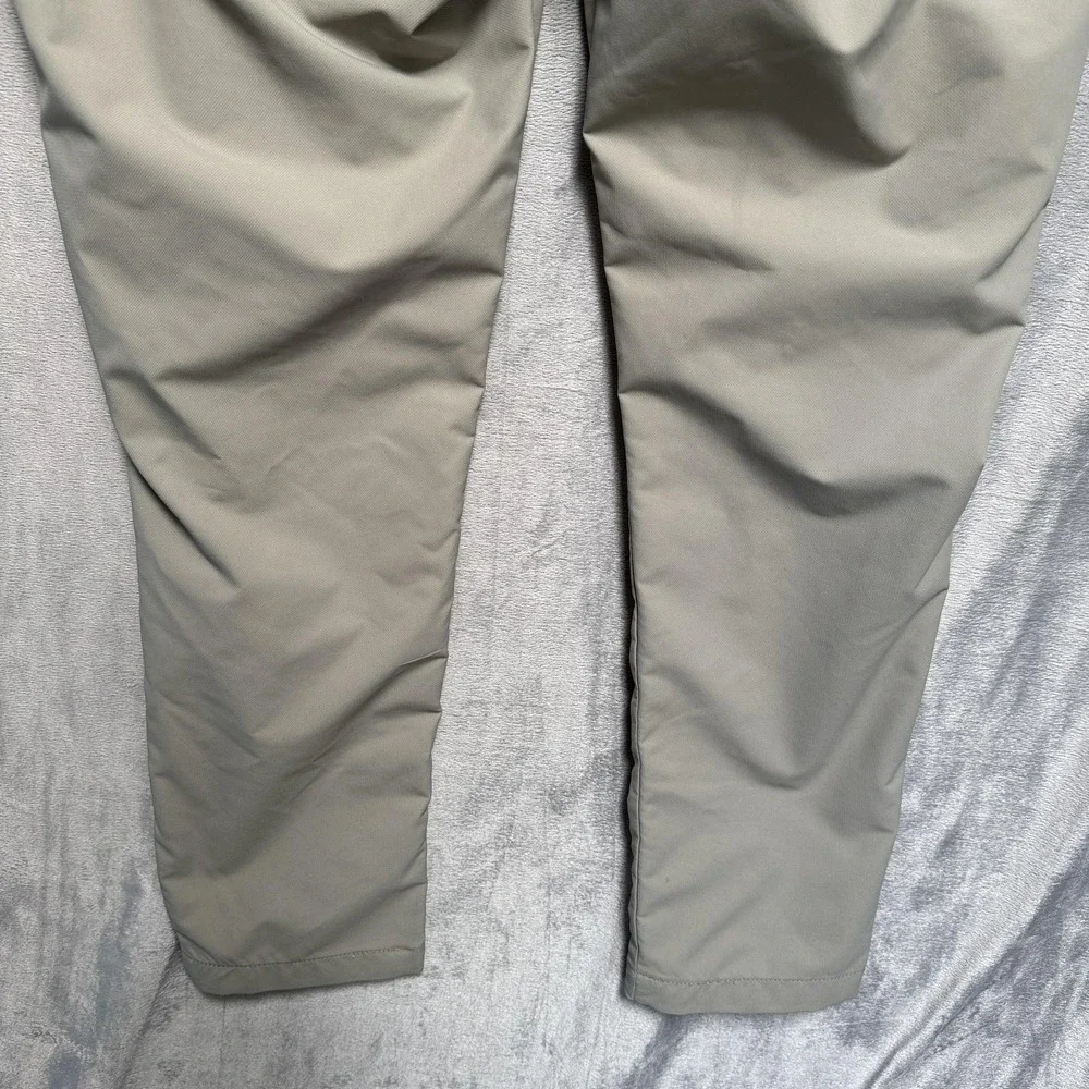 Banana Republic brand banana