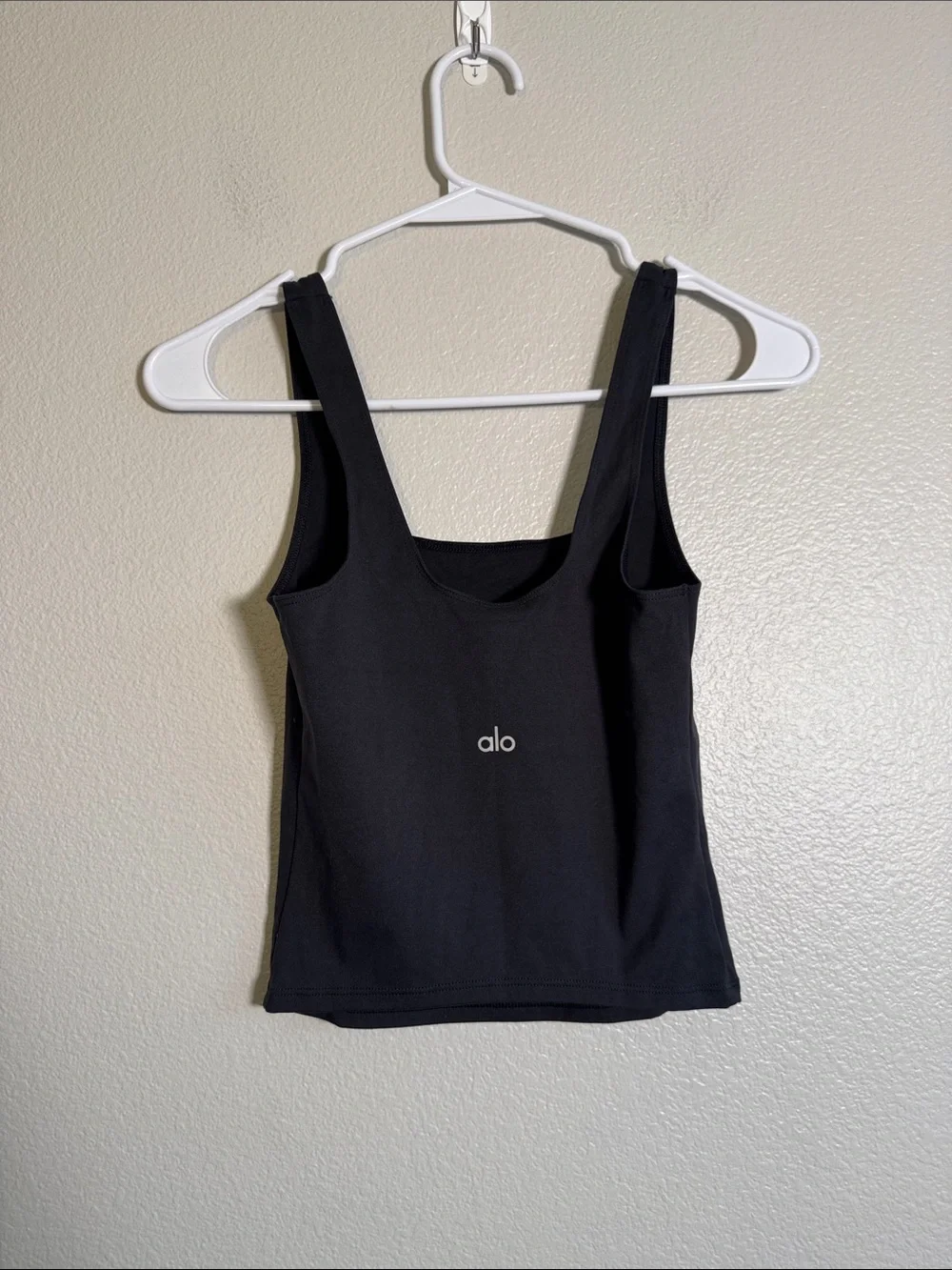 ALO Yoga retail excellent used
