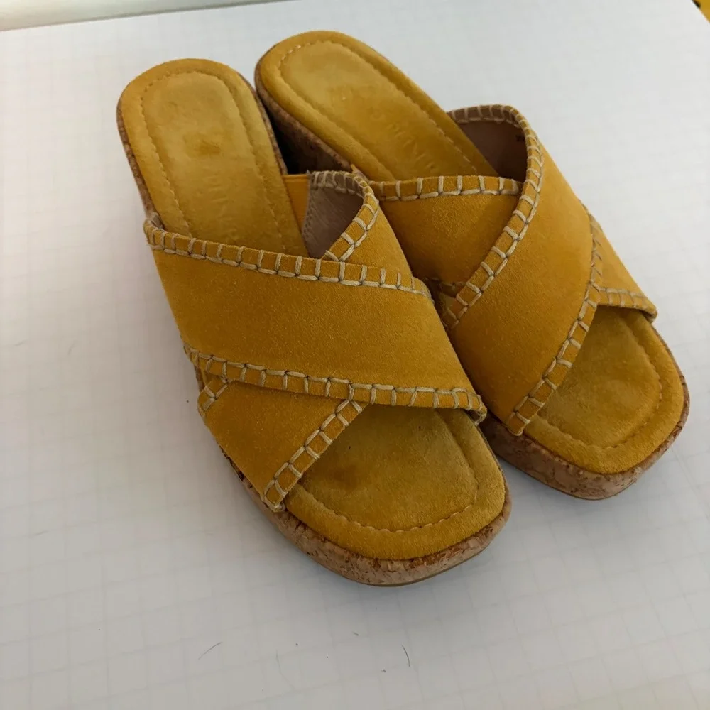 Donald Pliner Jocelyn Mustard Yellow Suede Cork Platform Wedge Sandals‎ 6.5M