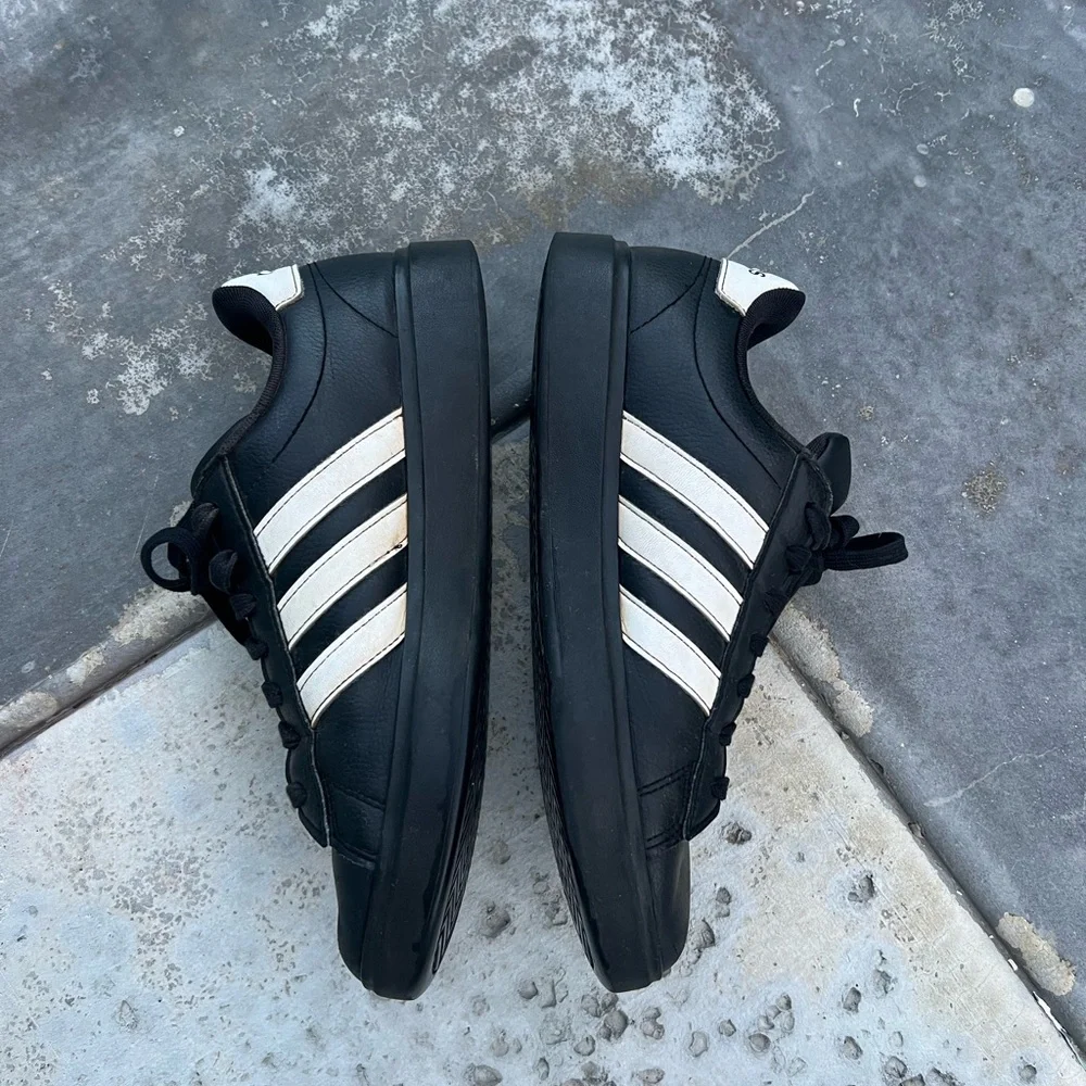 adidas tasteful smooth