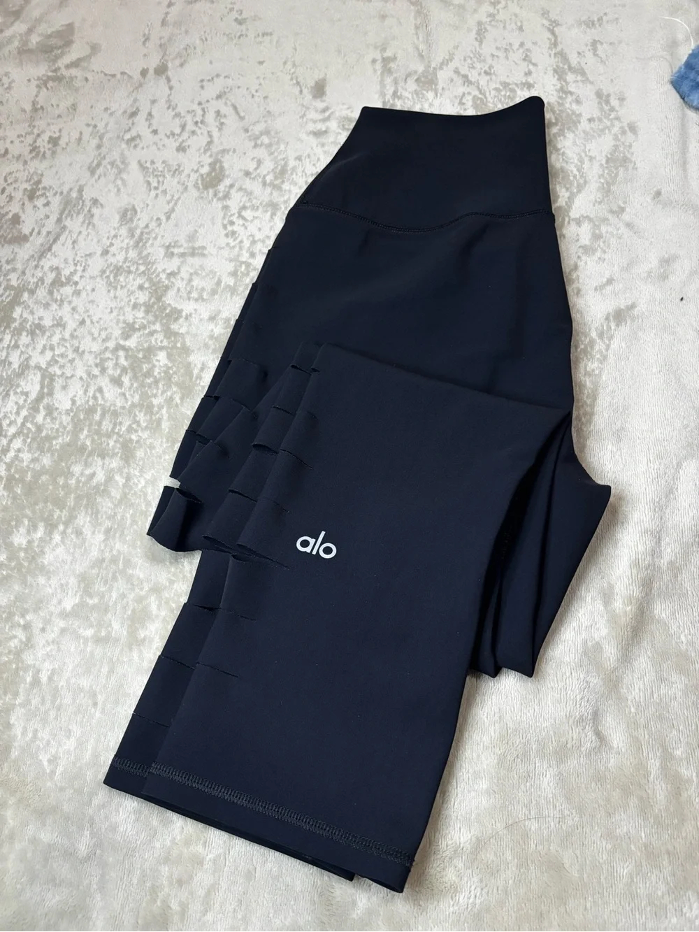 ALO Yoga sleek black