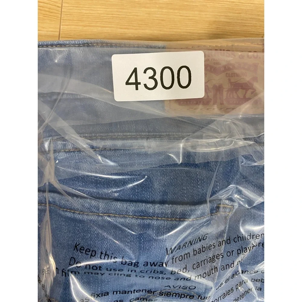 Levis size manufacturer
