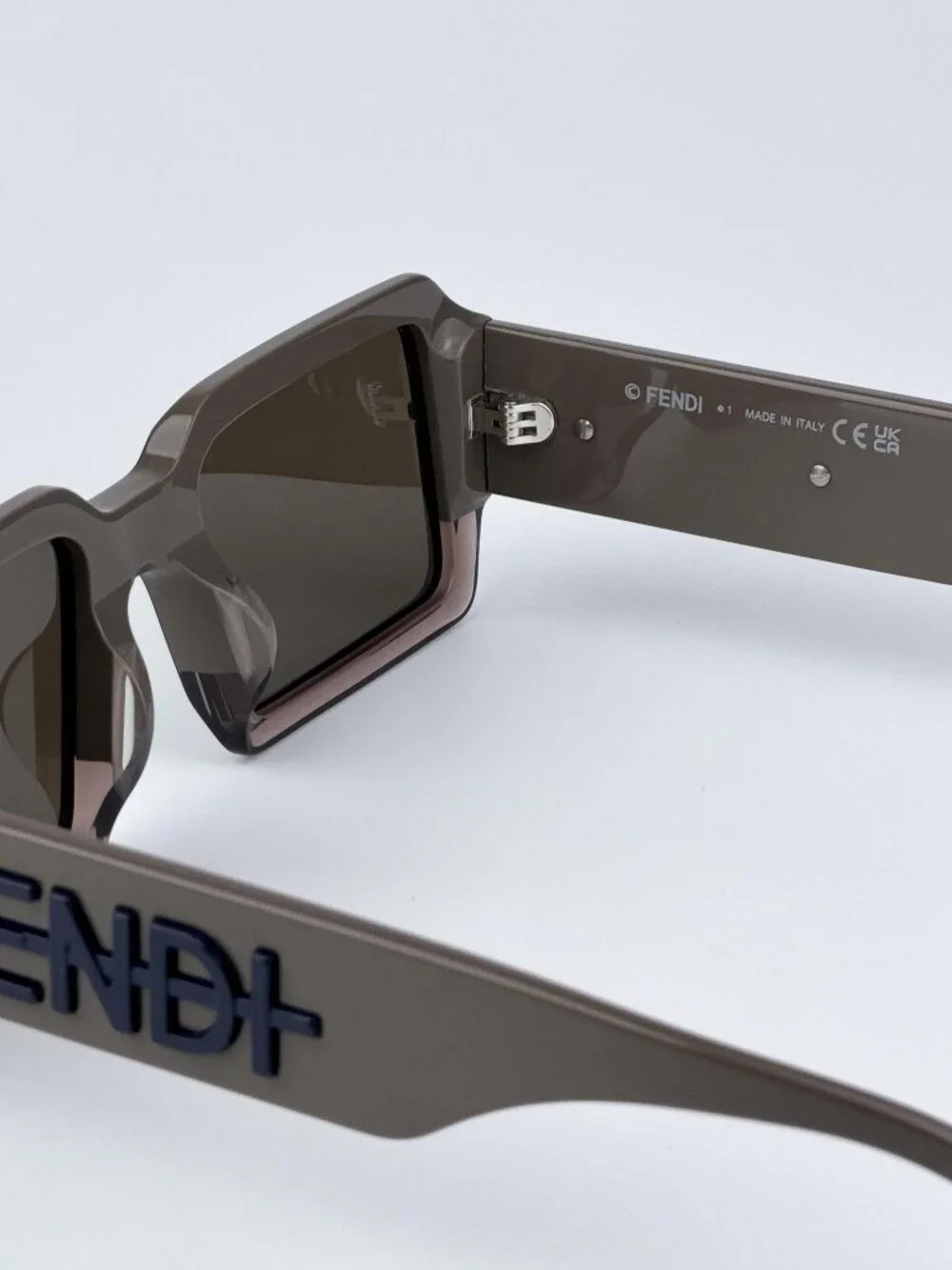 Fendi fe40073u 50e