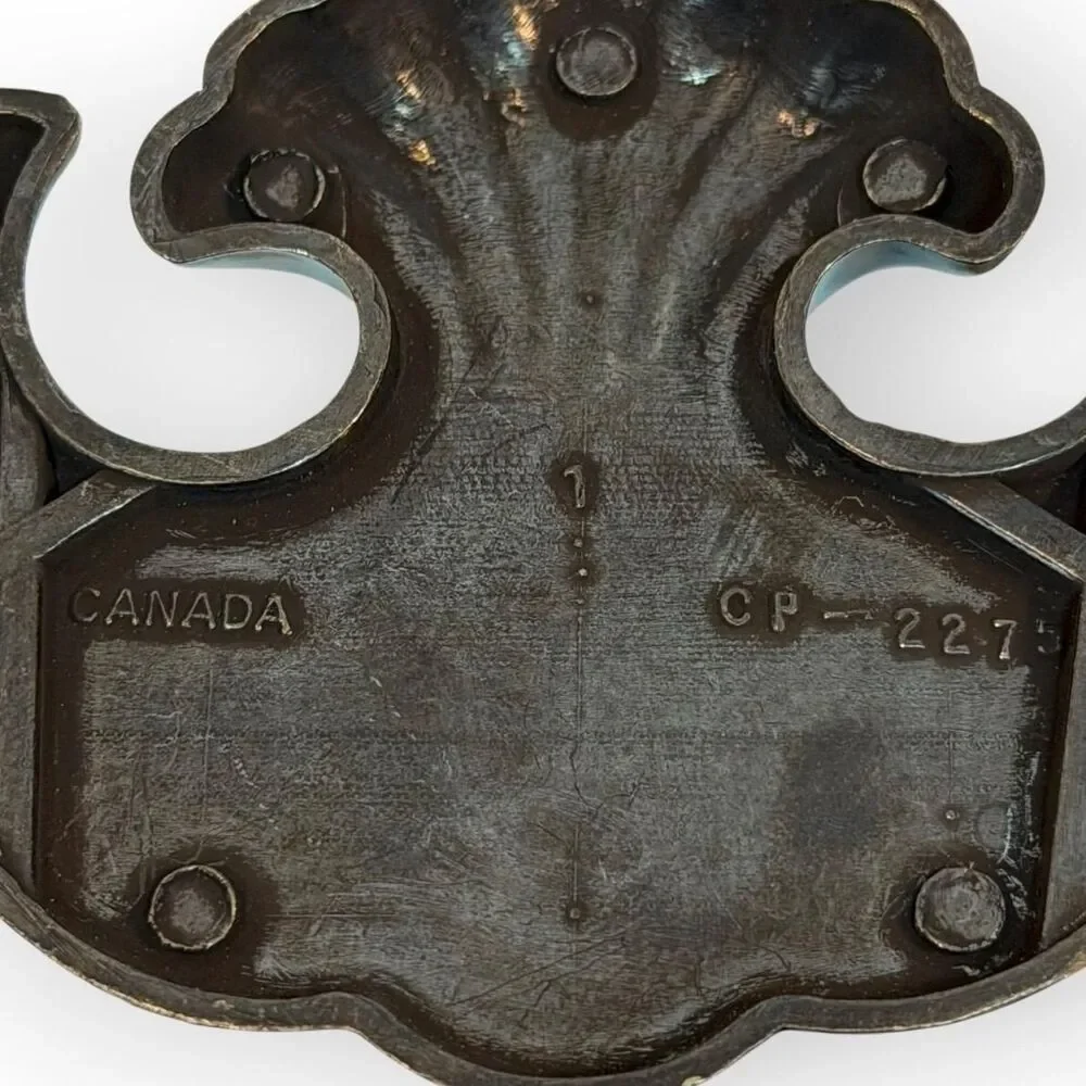 Unbranded vintage chippendale