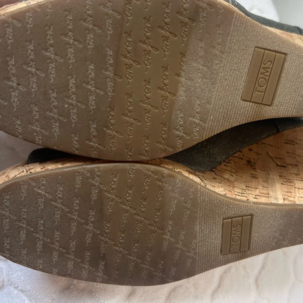 Toms finish cork