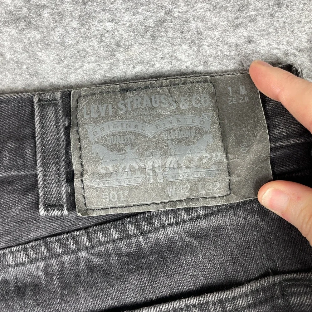 Levis small white
