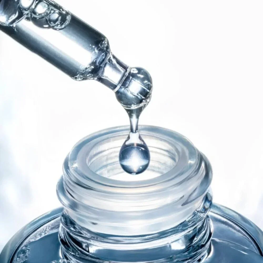 GLOSSIER waterweight niacinamide