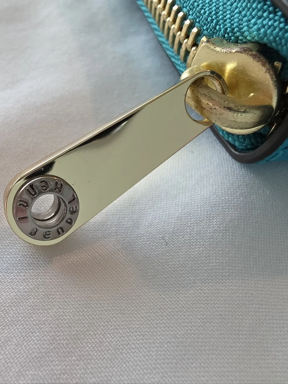 henri bendel small mark