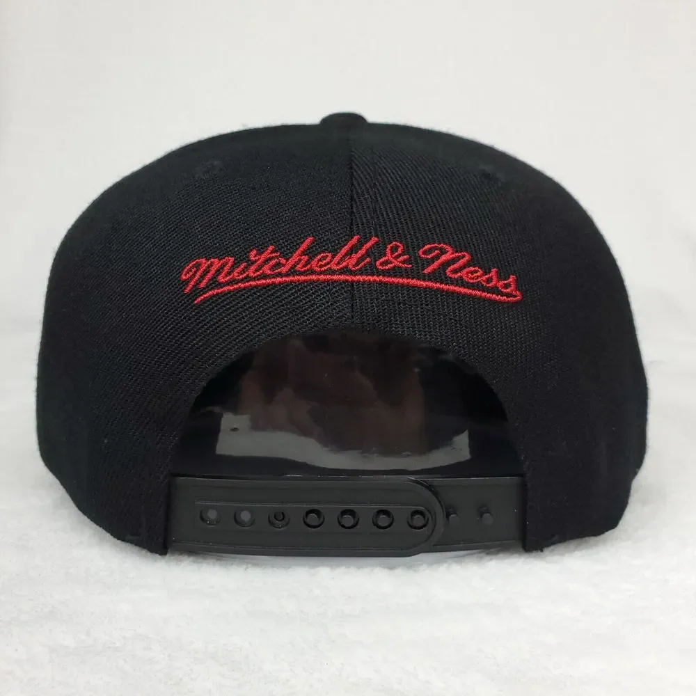Mitchell & Ness let mitchell have