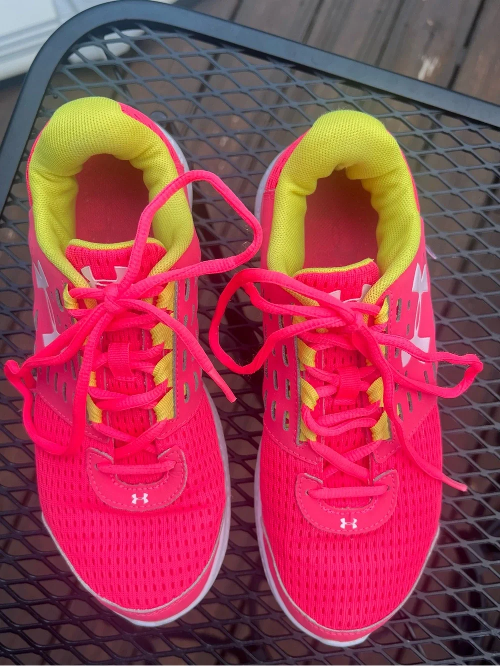 Under Armour bright sporty