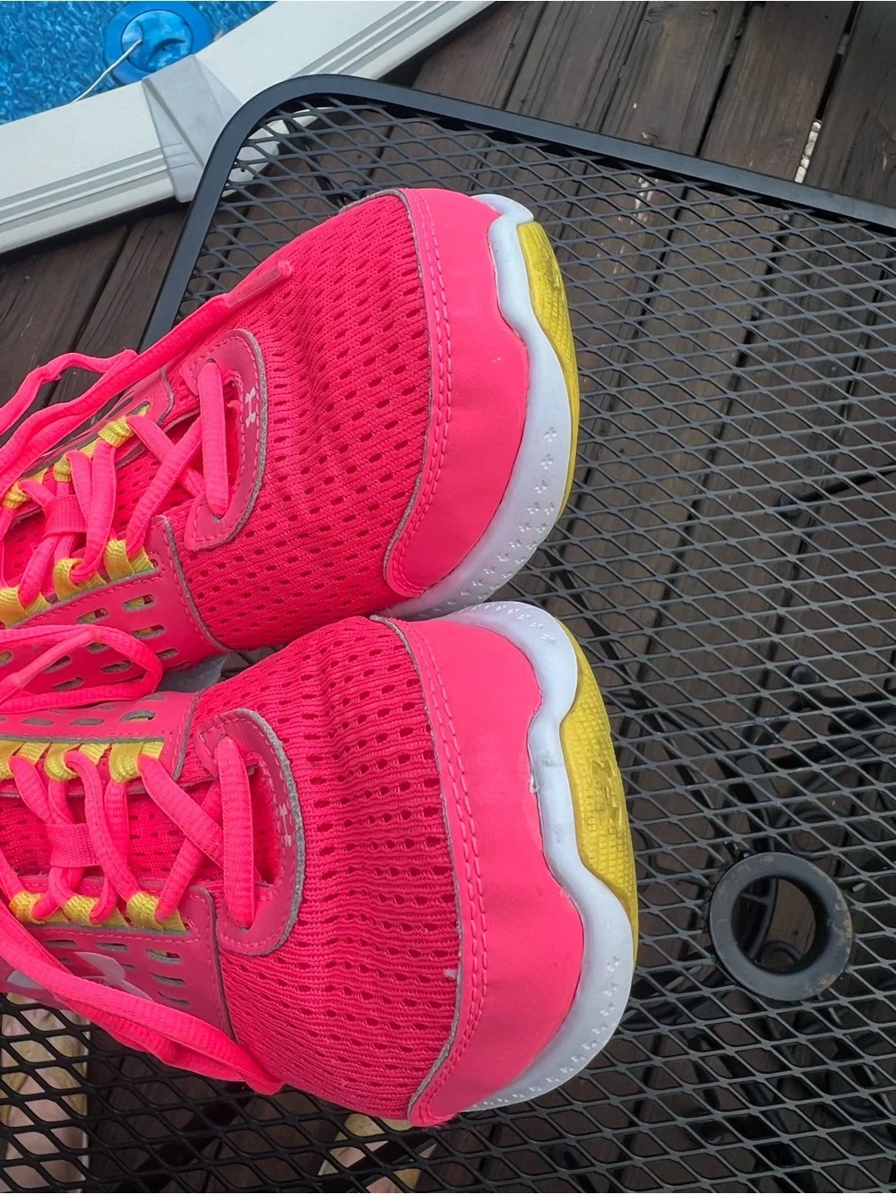 Under Armour bright sporty