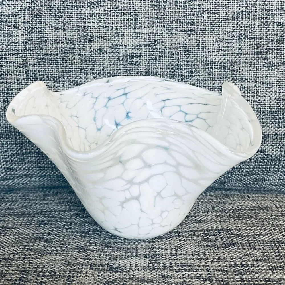 N/A white swirled