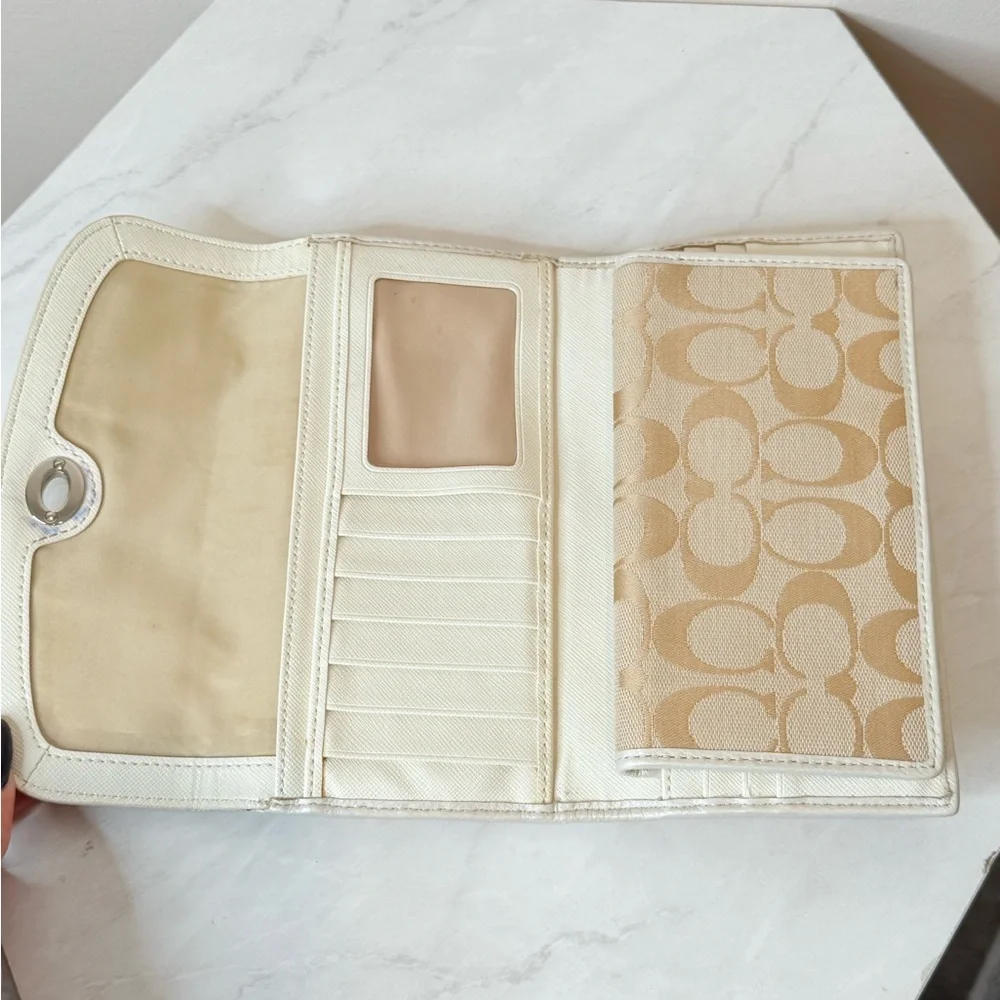 Coach chic wallet