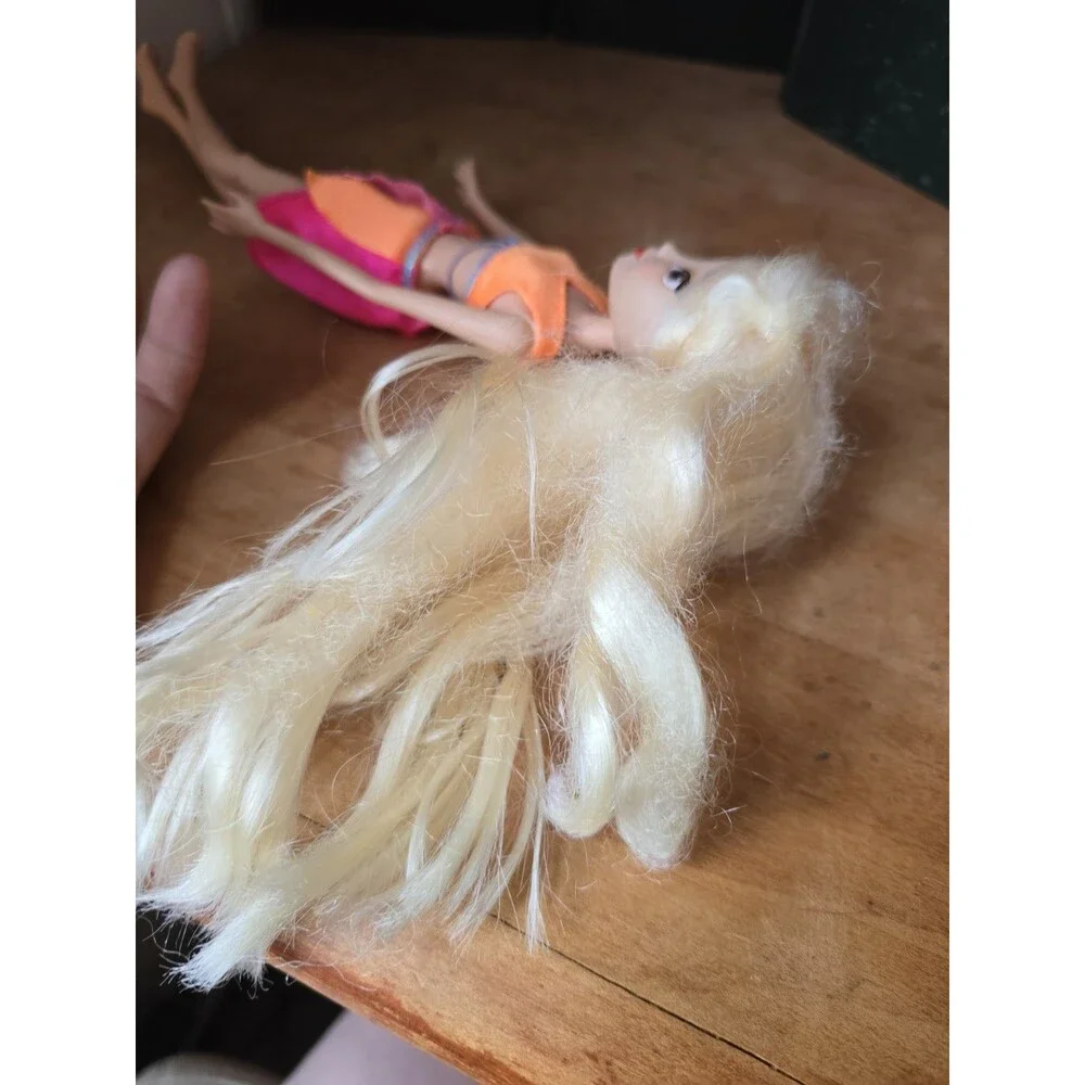 Winx Club note hair
