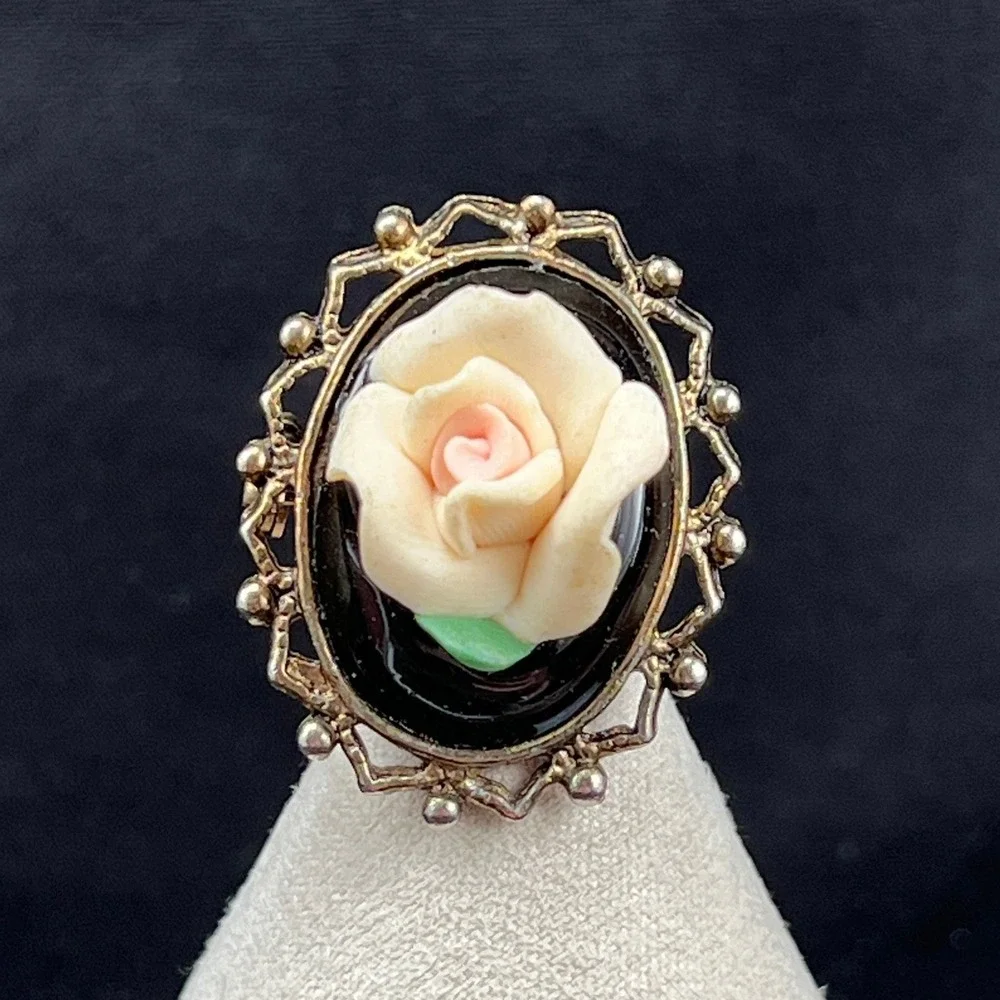 Vintage Brooch Rose Cameo Gold Tone Black Cream Pink Floral‎ 3D Pin
