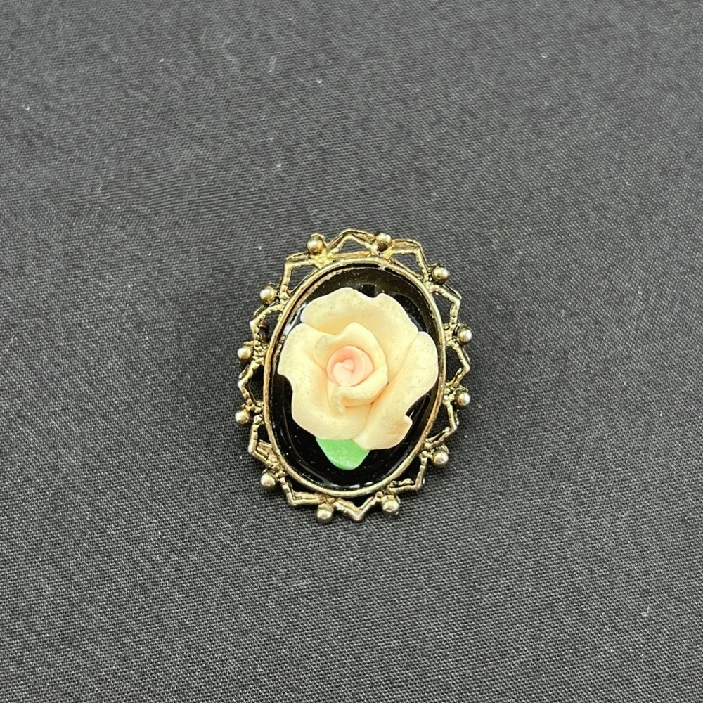 Estate vintage brooch