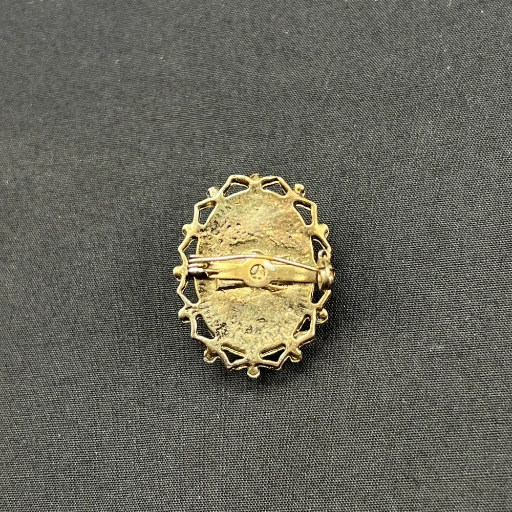 Estate vintage brooch