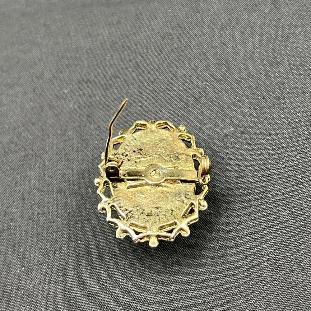 Estate vintage brooch