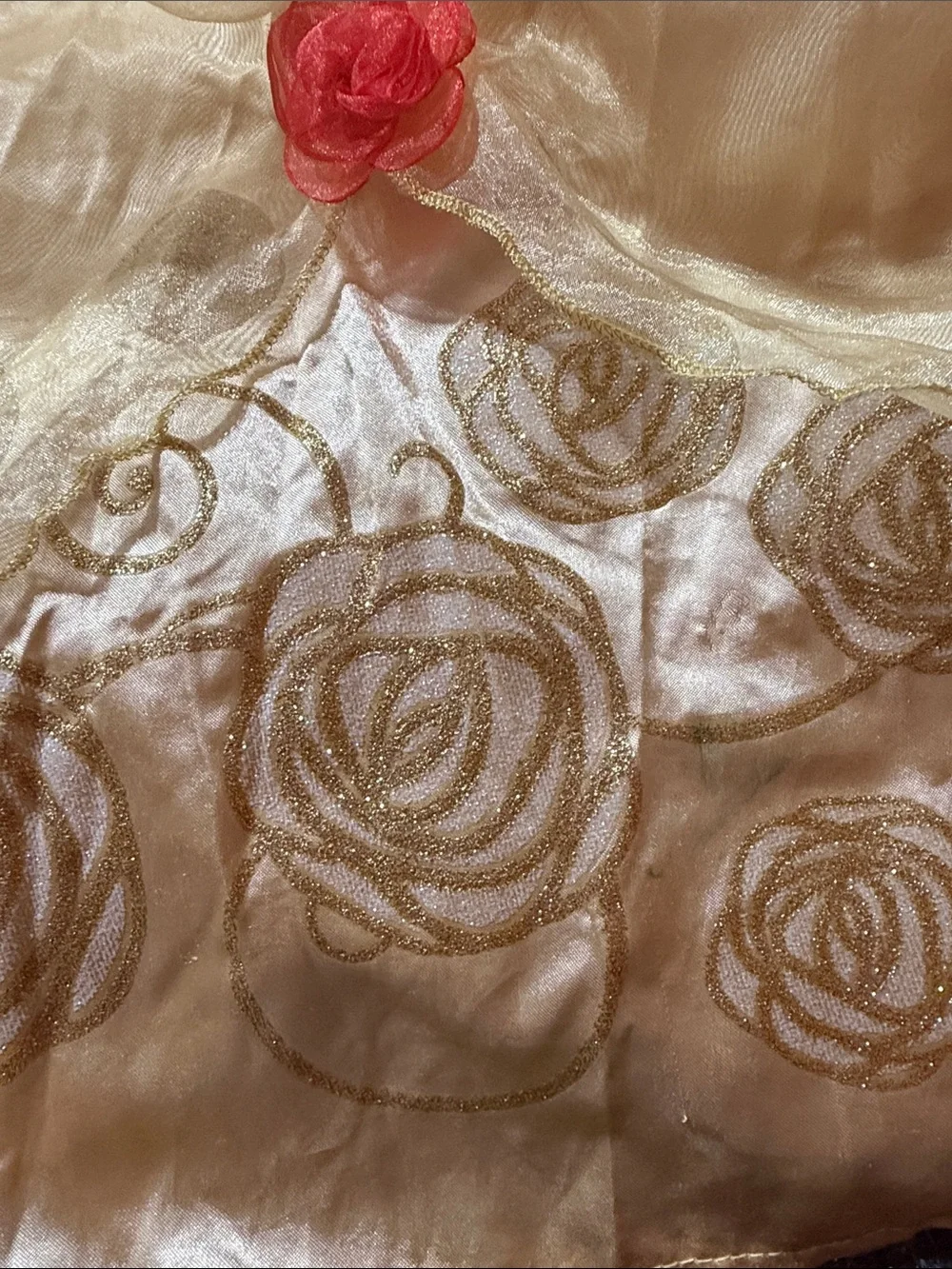 N/A elegant gold