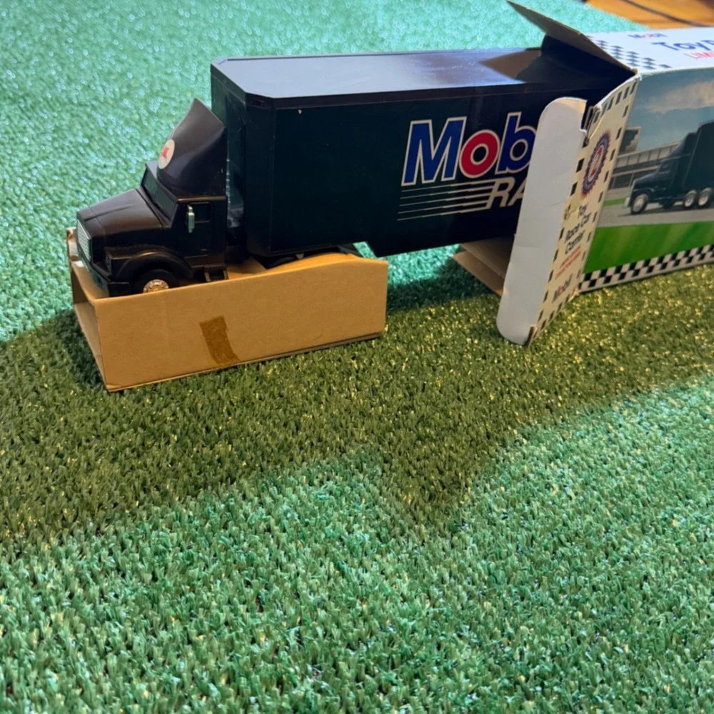Mobil racing toy