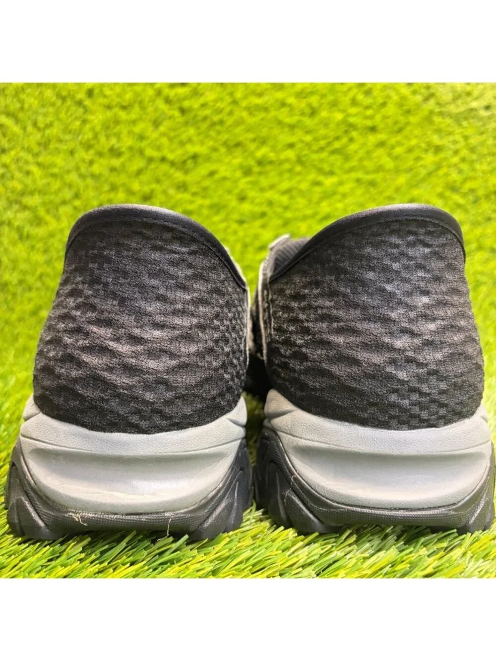 SKECHERS please review