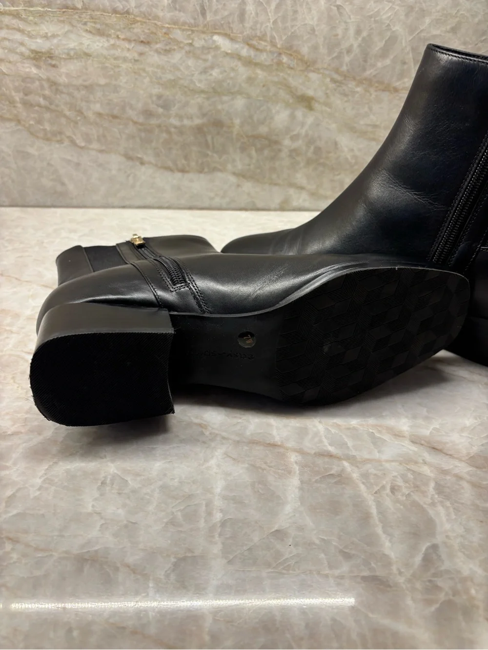 Easy Spirit classic black