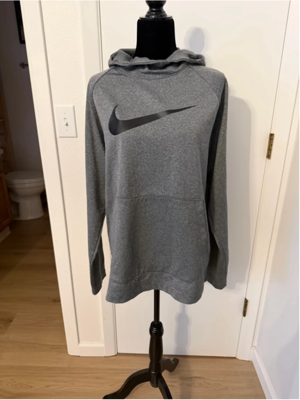 Nike Dri-FIT Hoodie Womens Large Gray Pullover Sweatshirt Swoosh Athletic Top