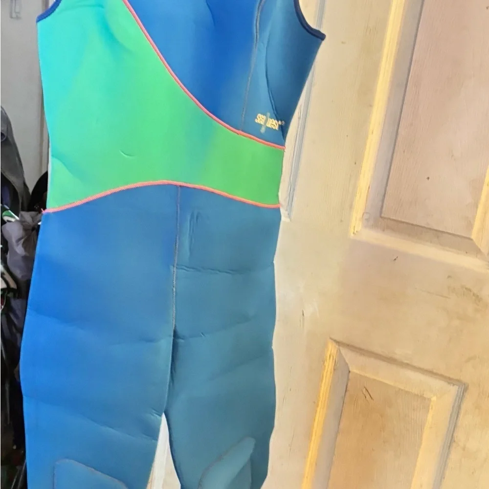 N/A seaquest wetsuit