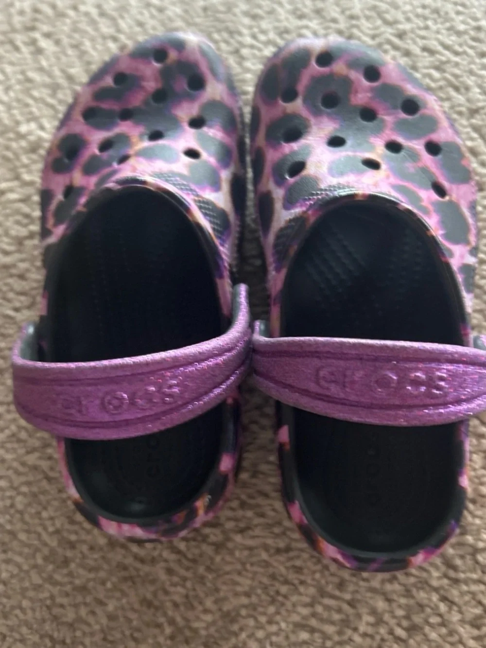 CROCS vibrant leopard