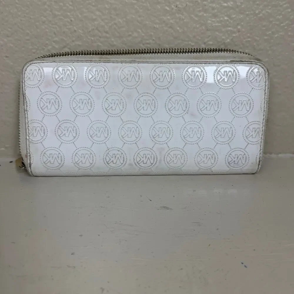 Michael Kors wallet photos zip