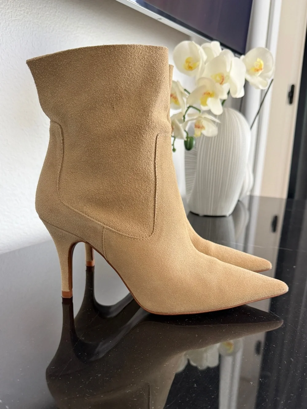 Zara sleek pointed