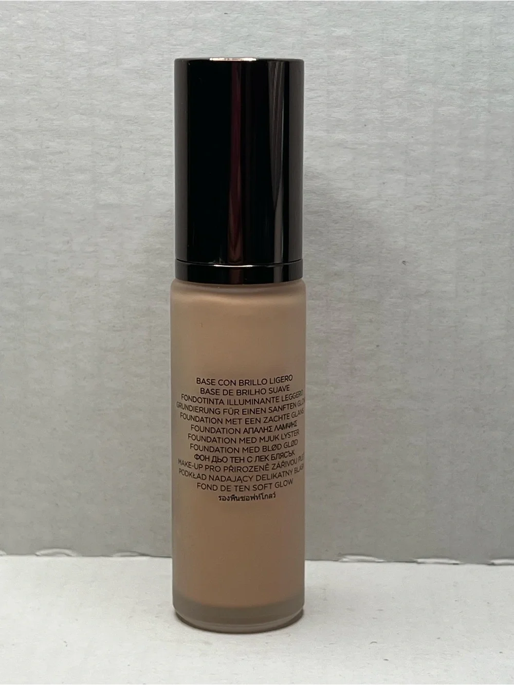Hourglass weightless liquid